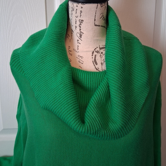 Crown & Ivy Green Cotton Oversized Cowl Neck Sweater. XL - Picture 2 of 7